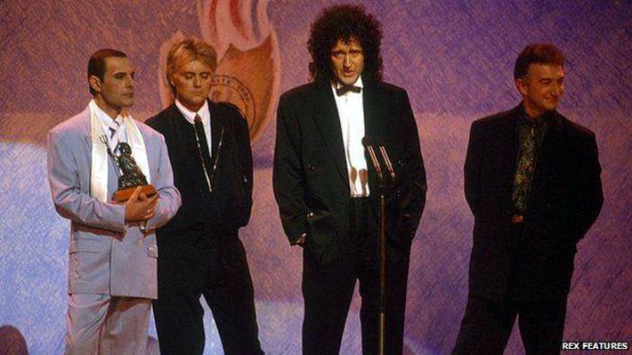 Jedno od posljednjih pojavljivanja Freddija u javnosti, Brit Awards 1990. godine